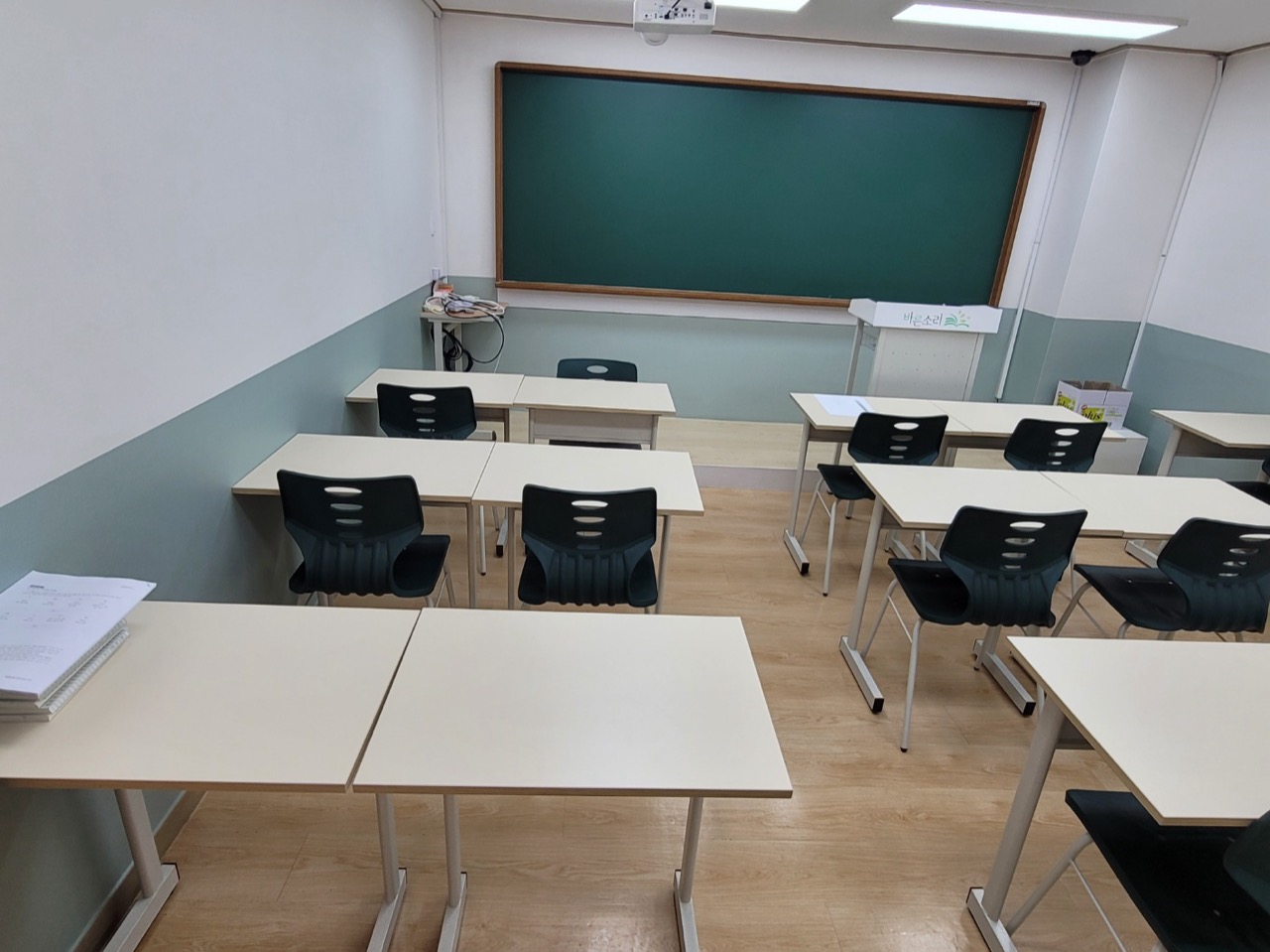시흥동 학원청소 작업 2